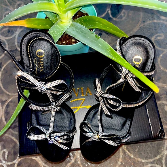 🎀🎀GLITZY CRYSTAL EMBEZZLED HEELS - Picture 2 of 4